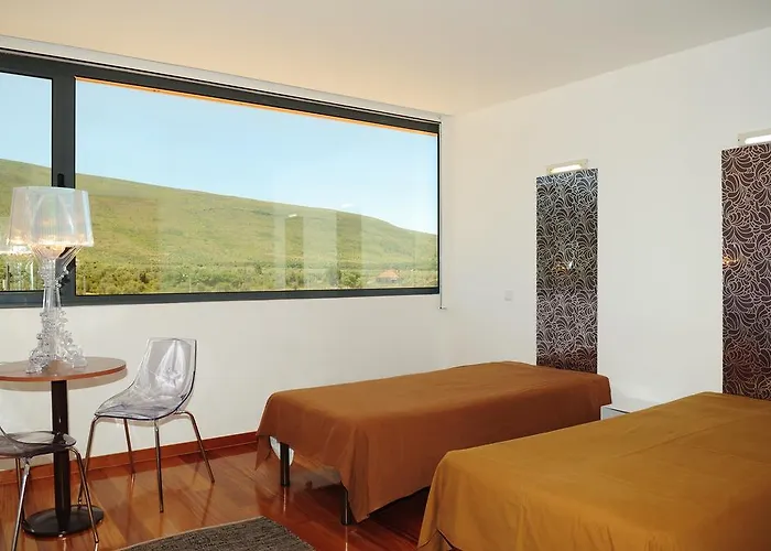 Albergue Hi - De Juventude Alvados