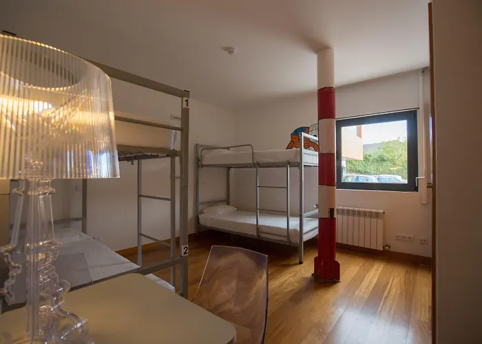 Albergue Hi - De Juventude Alvados