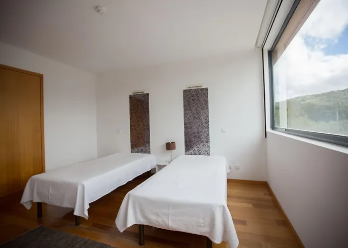 Albergue Hi - De Juventude Alvados